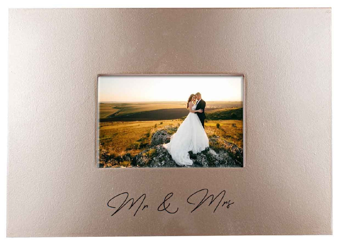 Signature Frame - Mr & Mrs